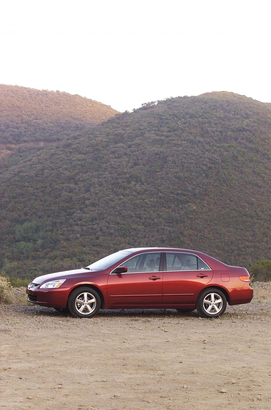  Honda Accord 2003 года  (US) (фото 28 из 43)